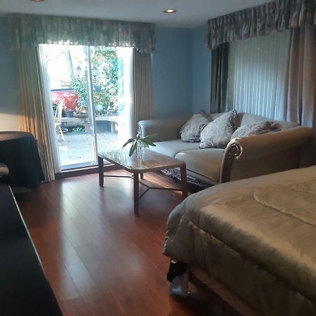 Burris Guest House Burnaby Exteriör bild